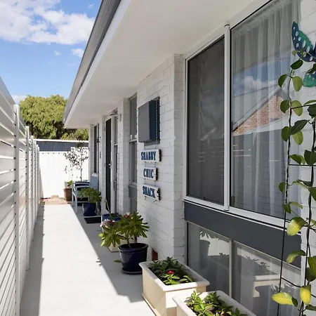 Shabby Chic Shack - 2 Bedroom Beach Cottage Yanchep Exterior photo