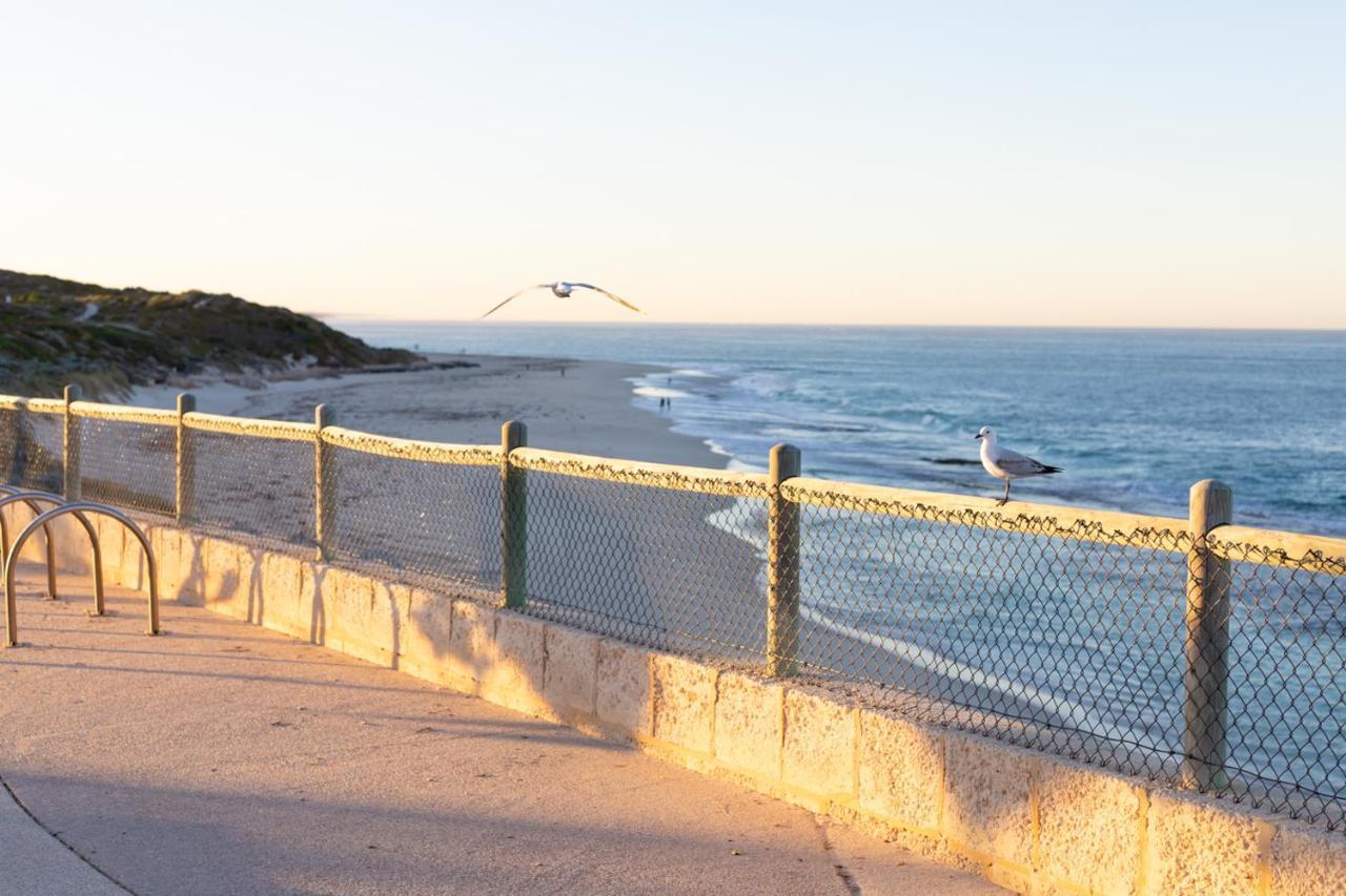 Shabby Chic Shack - 2 Bedroom Holiday home Yanchep