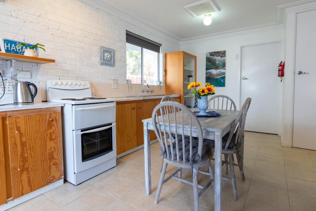 Shabby Chic Shack - 2 Bedroom * Yanchep