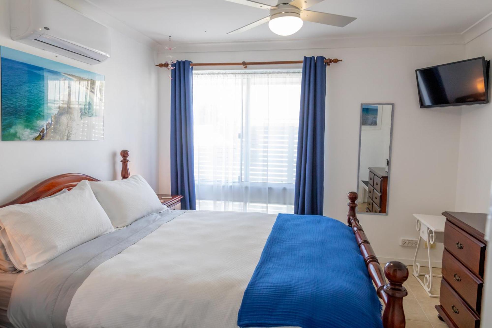 Shabby Chic Shack - 2 Bedroom Holiday home Yanchep